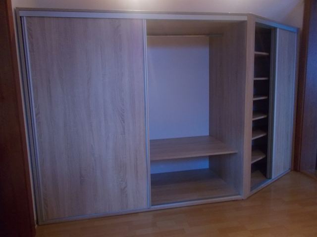 Vestavěné skříně