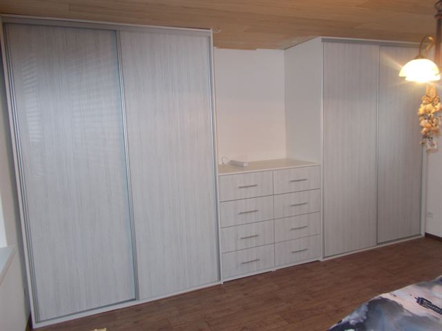 Vestavěné skříně