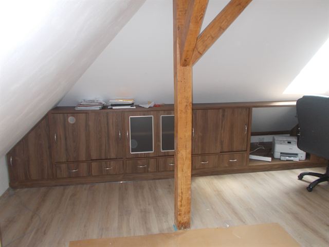 Vestavěné skříně