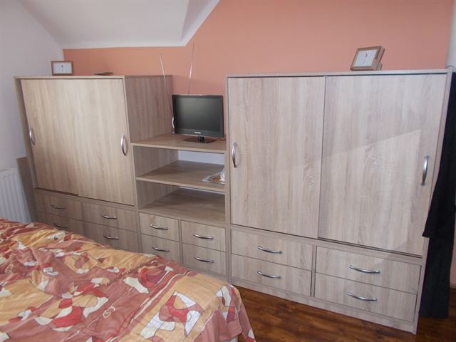 Vestavěné skříně