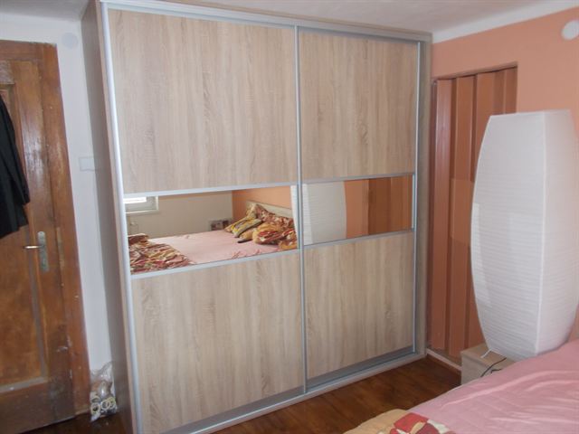Vestavěné skříně