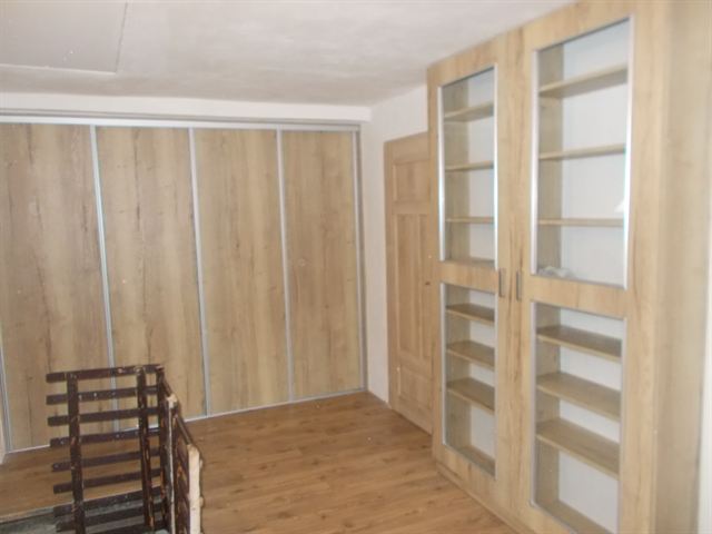 Vestavěné skříně